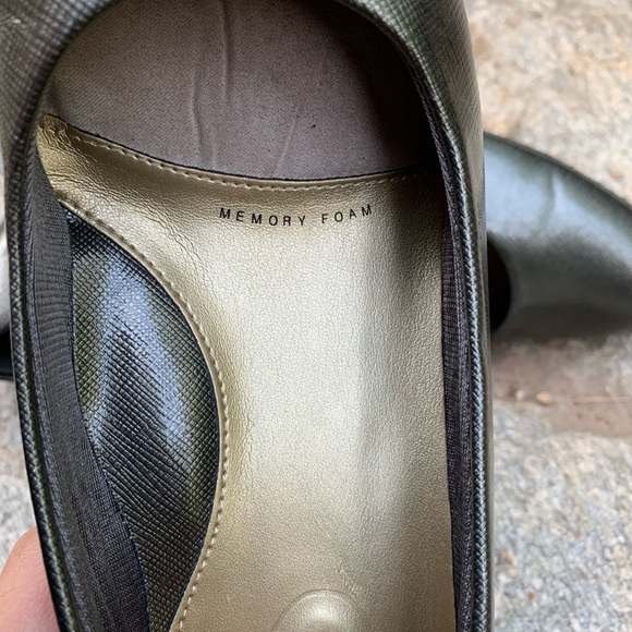 Soft Style Metallic Grey Silver Heels career wear business casual - Picture 10 of 12